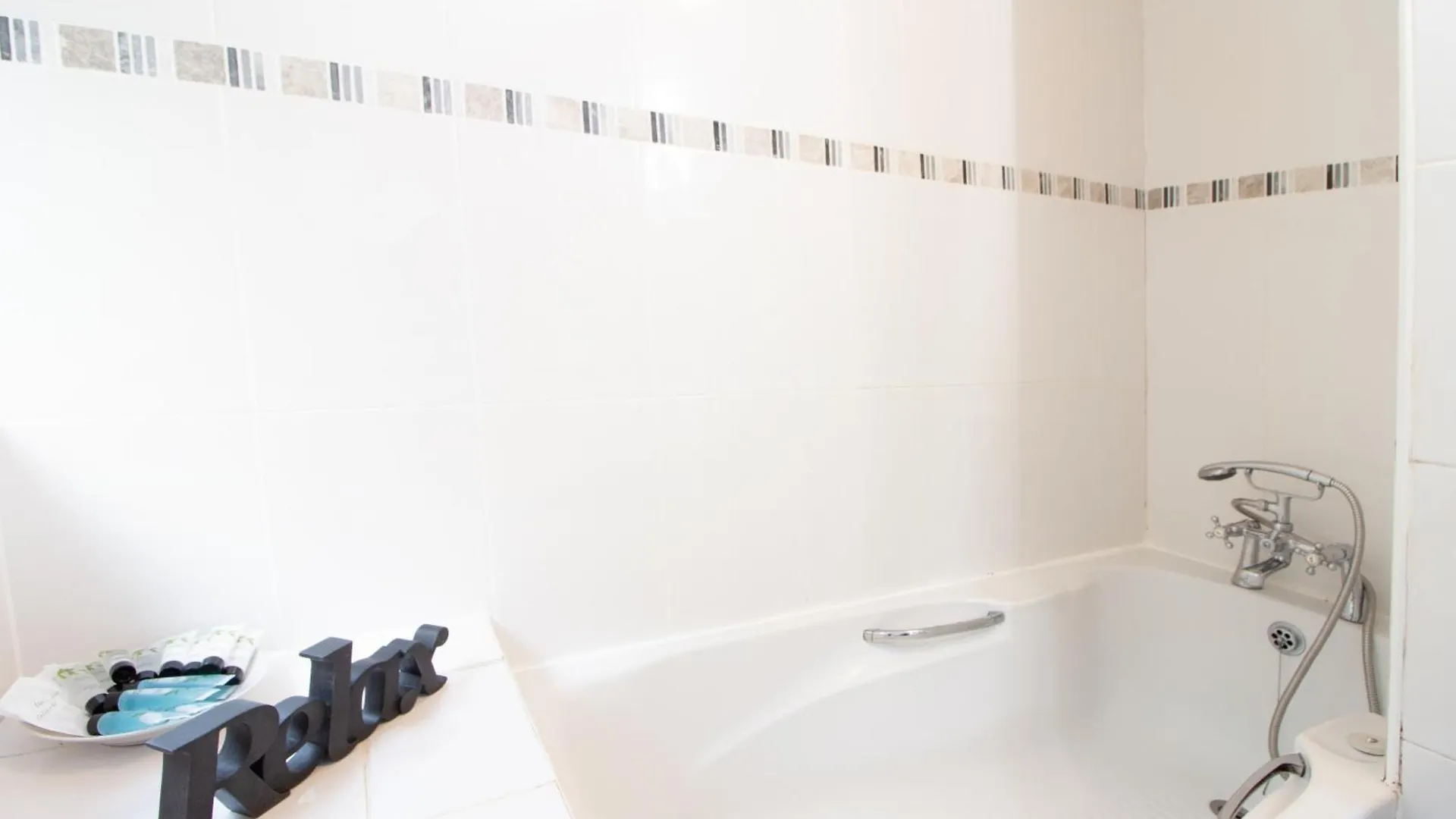 Apartment Raleigh Gf - Ground Floor 1 Bed Georgian Flat In The City Centre Free Parking And Wifi Exeter