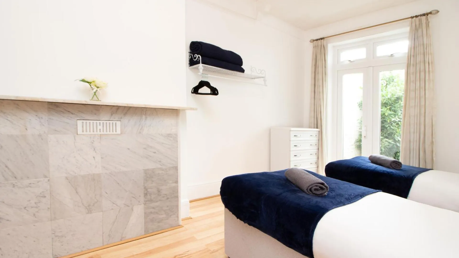 Raleigh Gf - Ground Floor 1 Bed Georgian Flat In The City Centre Free Parking And Wifi Exeter Apartment
